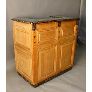 Countertop Bank Decorated With Grapes 