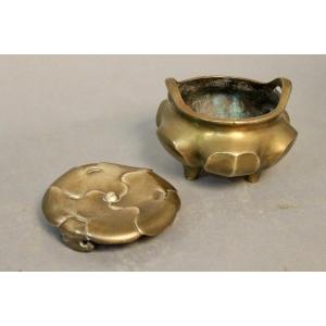 Tripod-shaped Bronze Incense Burner, China, 19th Century 