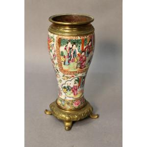 Chinese Vase In Canton Porcelain And Bronze