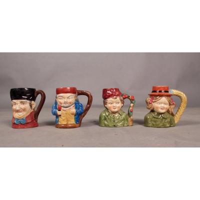 Série De 4 Pichets En Barbotine