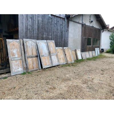 Set Of XVIII Doors In Fir And Oak