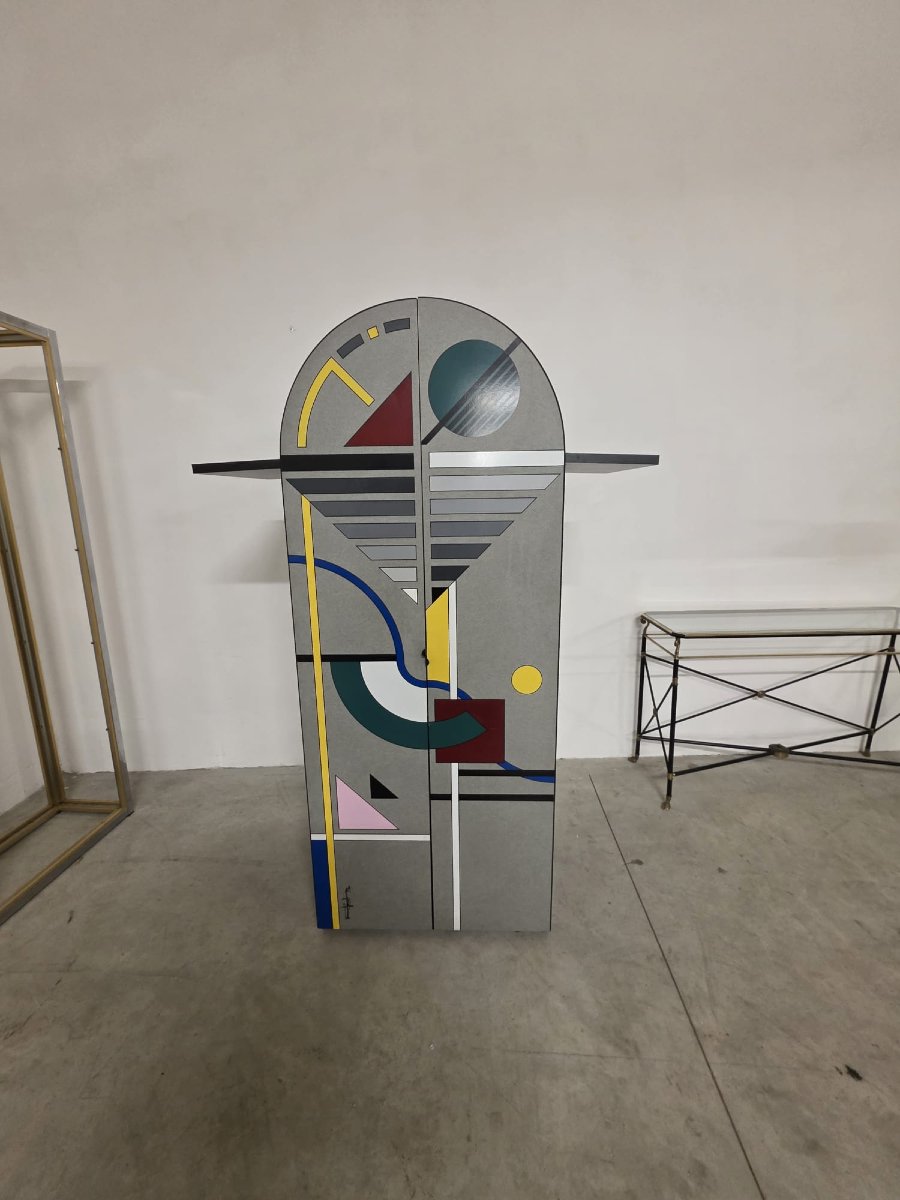 Comò postmodernista di Eugenio Pinuer stile Memphis-photo-4