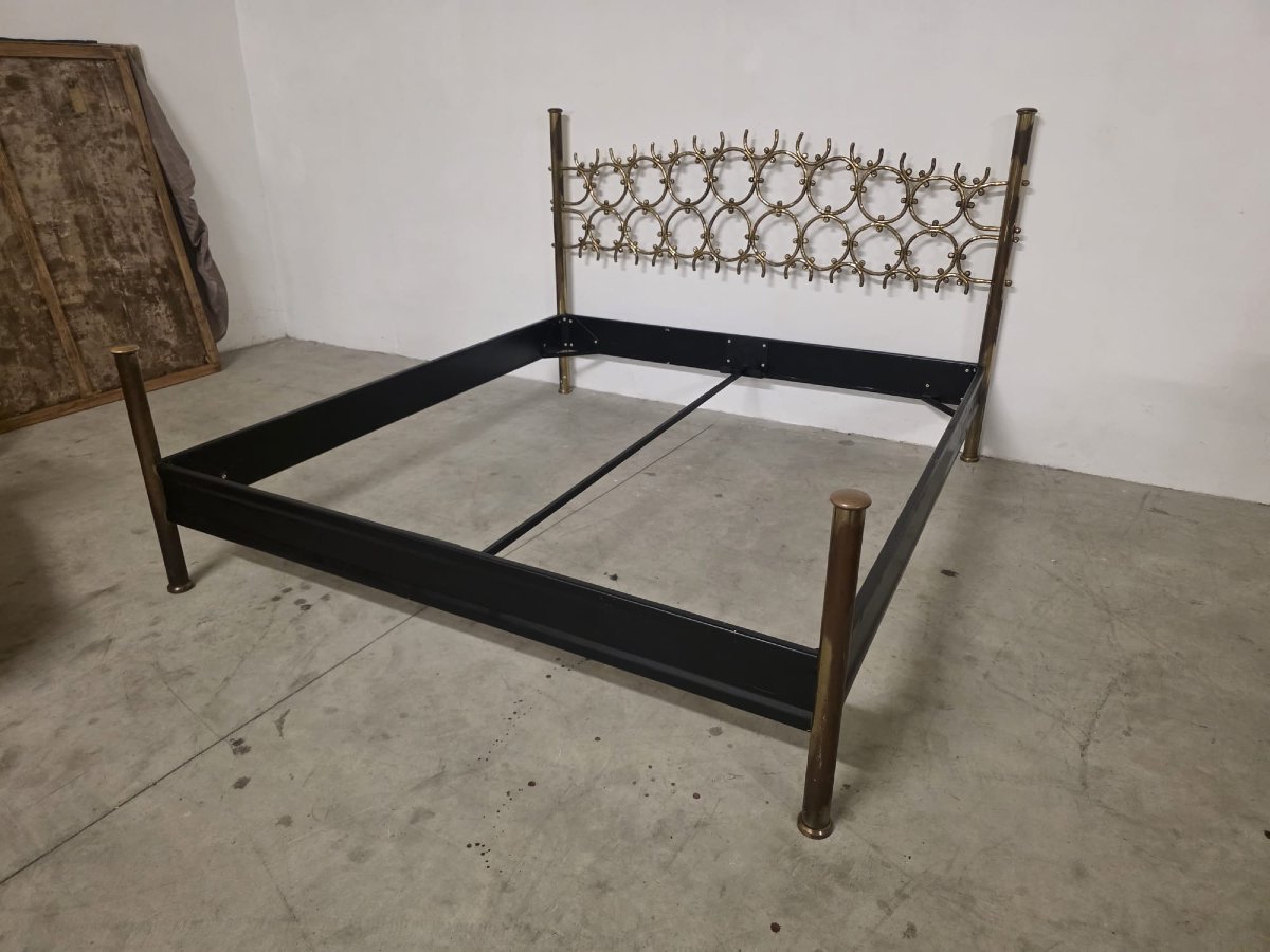 Letto di Arnaldo Pomodoro per Borsani
