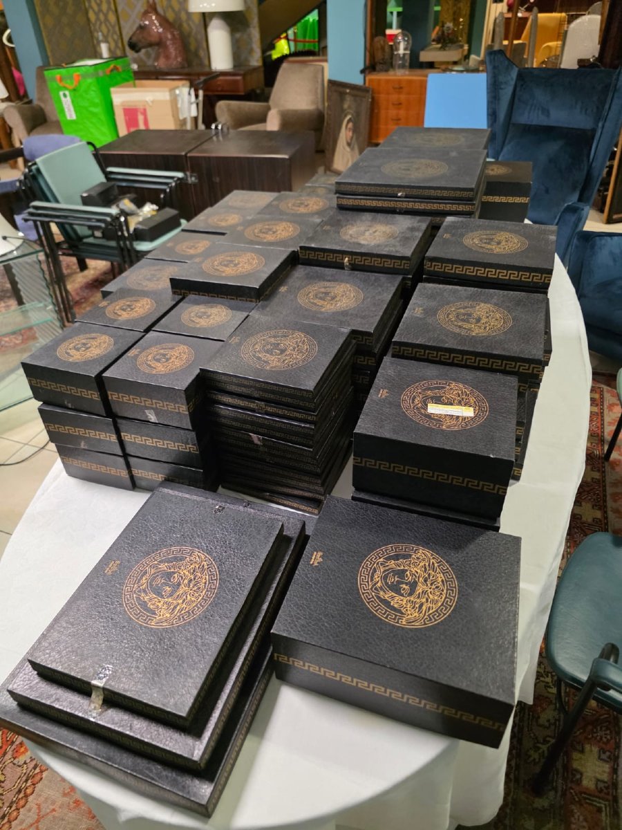 Servizio da 12 persone di Versace serie Les Trésor des la Mer-photo-8