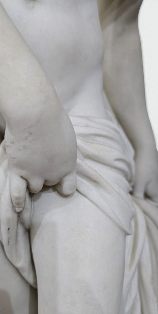 Scultura in marmo bianco statuario, XIX secolo. "Venere" di Falconet (1716-1791)-photo-2