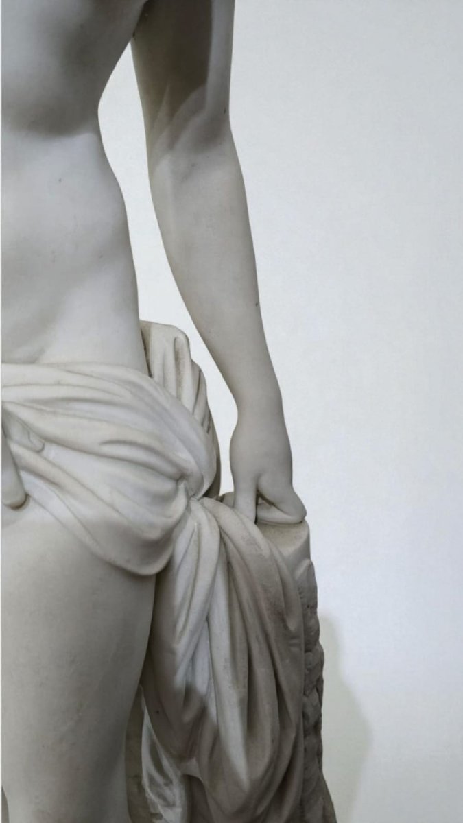 Scultura in marmo bianco statuario, XIX secolo. "Venere" di Falconet (1716-1791)-photo-4