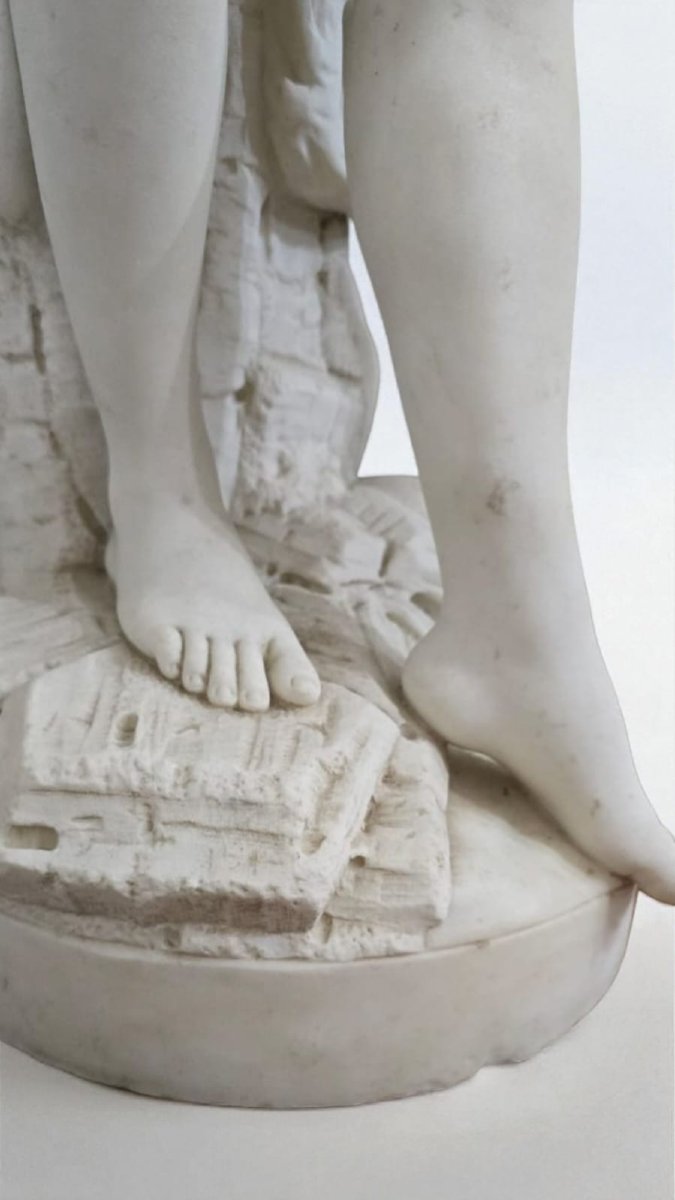 Scultura in marmo bianco statuario, XIX secolo. "Venere" di Falconet (1716-1791)-photo-1