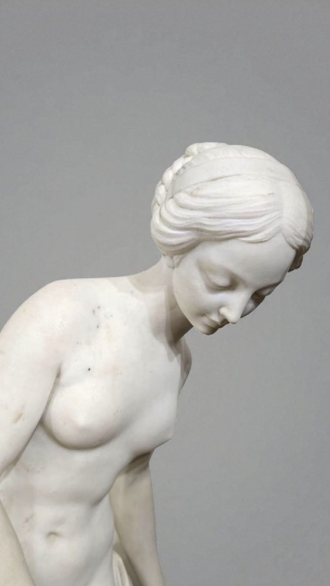 Scultura in marmo bianco statuario, XIX secolo. "Venere" di Falconet (1716-1791)-photo-2