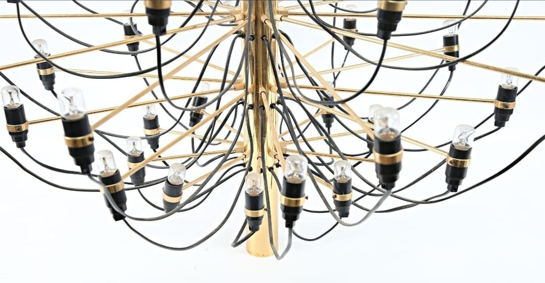 Coppia di lampadari in metallo dorato, modello 2097, Gino Sarfati (1912-1985) – FLOS (editore)-photo-1