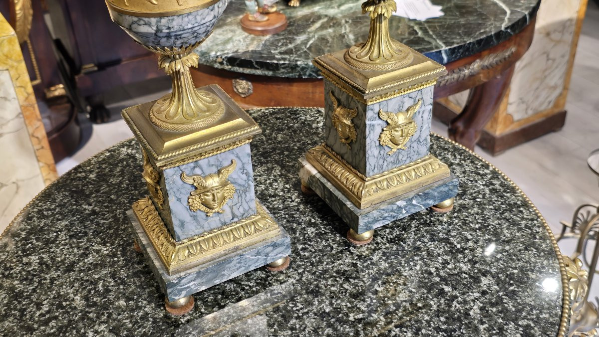 Grande coppia di Cassolette  in bronzo dorato e marmo, fine XVIII/inizio XIX-photo-4