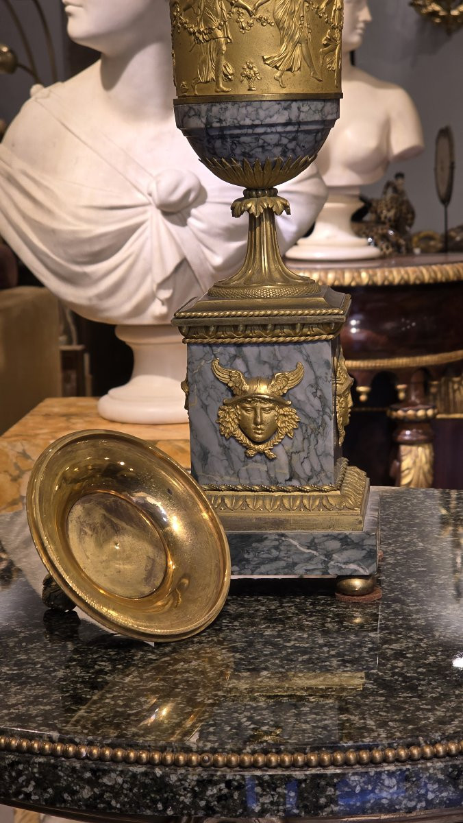 Grande coppia di Cassolette  in bronzo dorato e marmo, fine XVIII/inizio XIX-photo-1