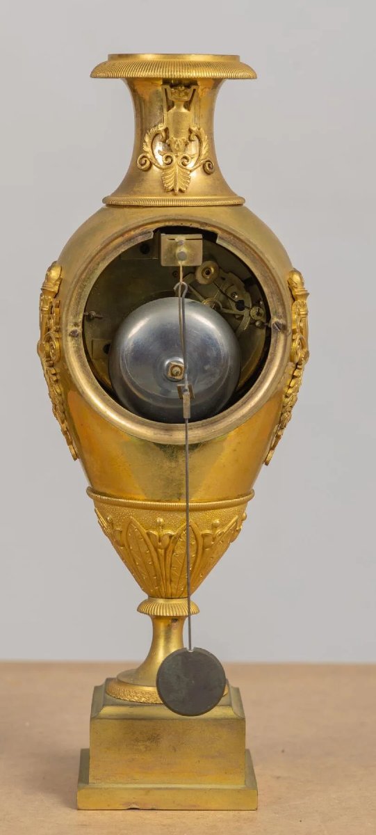 Pendola in bronzo dorato decorato con foglie e tralci di vite. Impero, XIX secolo-photo-4