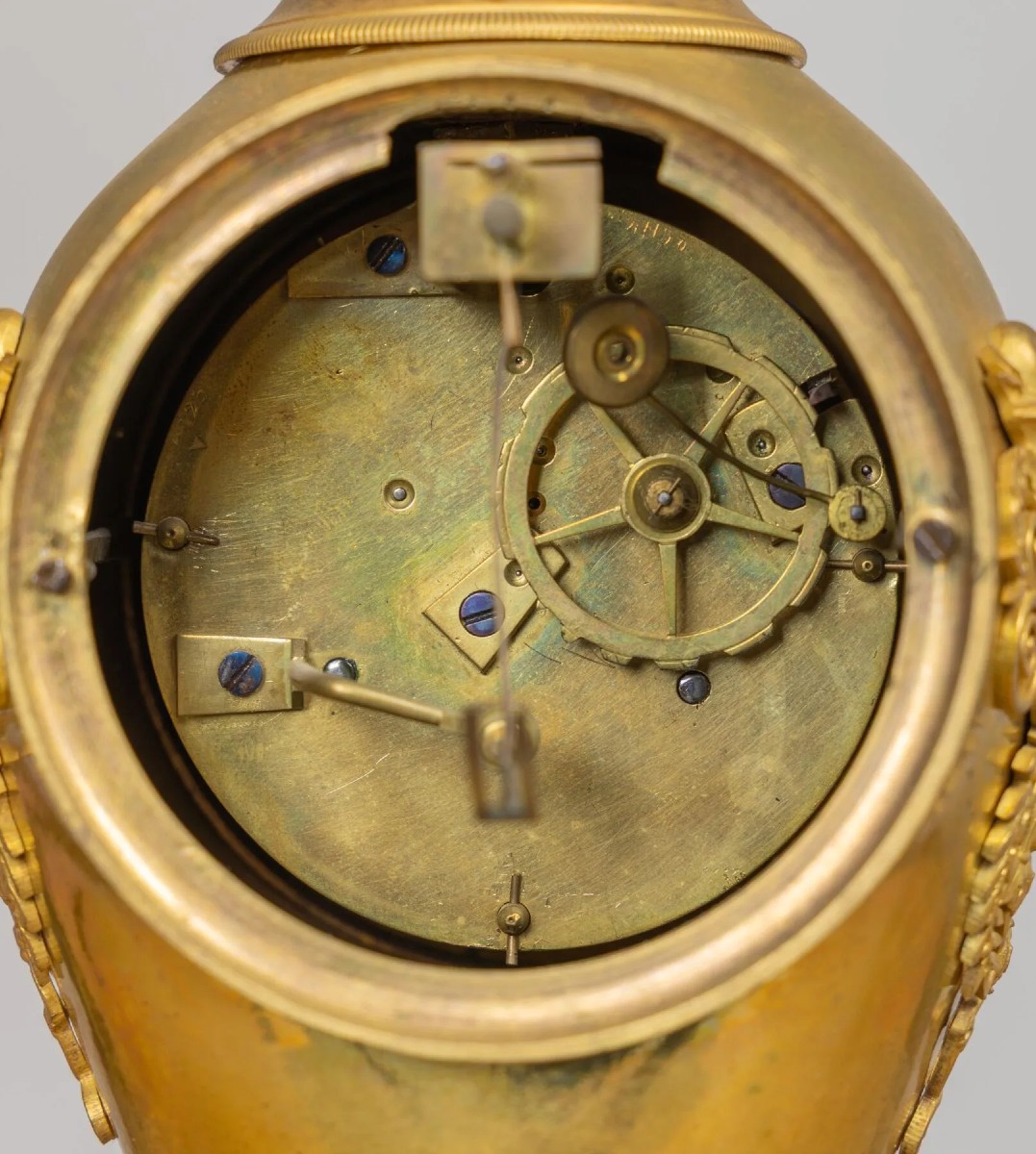 Pendola in bronzo dorato decorato con foglie e tralci di vite. Impero, XIX secolo-photo-1