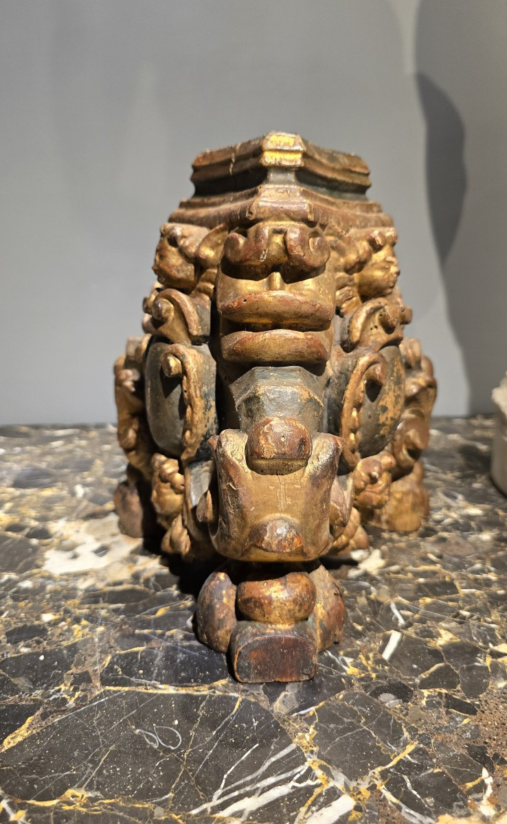 Rara base in legno intagliato e dorato – Fine XVI/Inizio XVII secolo. Italia Meridionale-photo-3