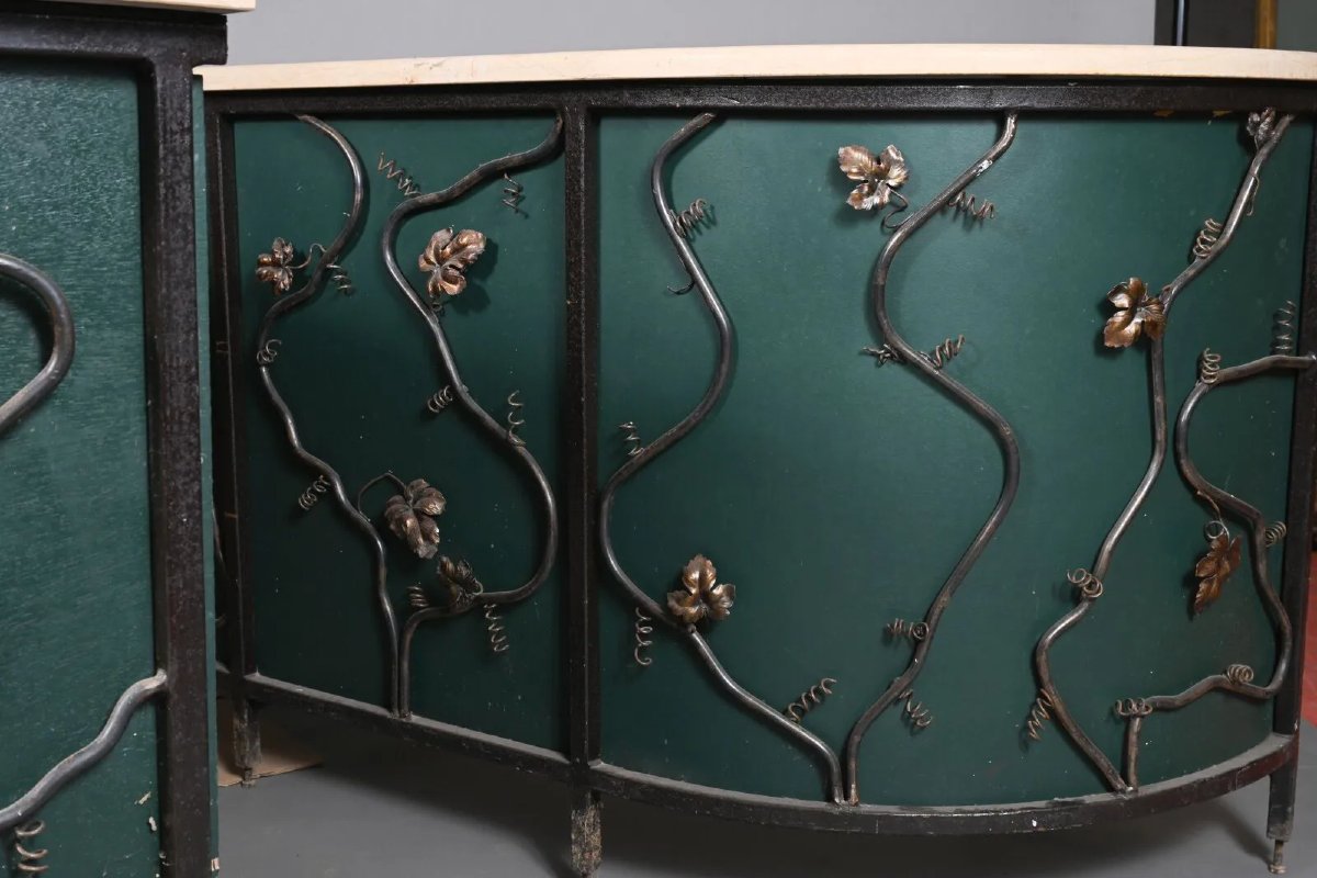  Due consolle a mezzaluna in ferro dipinto, decori con viticci e fogliame, marmo bianco, XX sec-photo-2