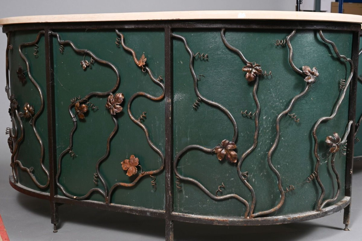  Due consolle a mezzaluna in ferro dipinto, decori con viticci e fogliame, marmo bianco, XX sec-photo-3