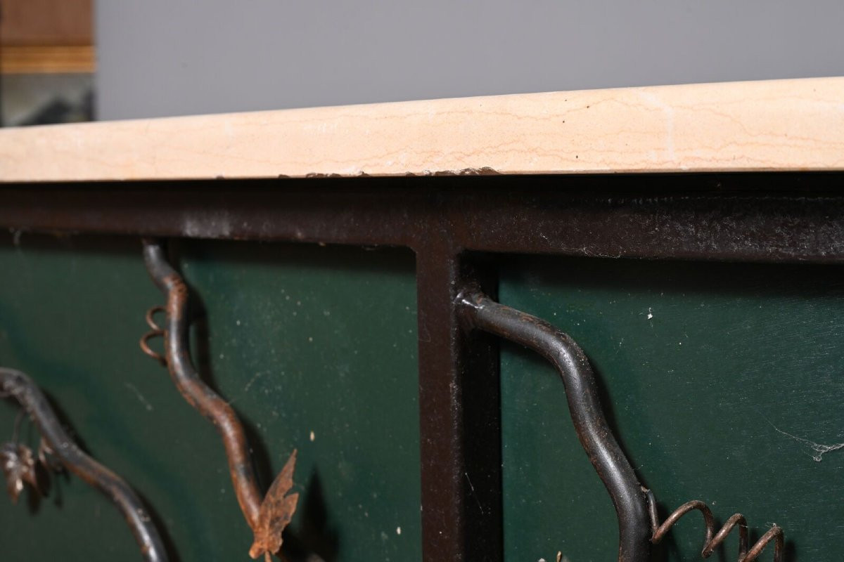  Due consolle a mezzaluna in ferro dipinto, decori con viticci e fogliame, marmo bianco, XX sec-photo-4