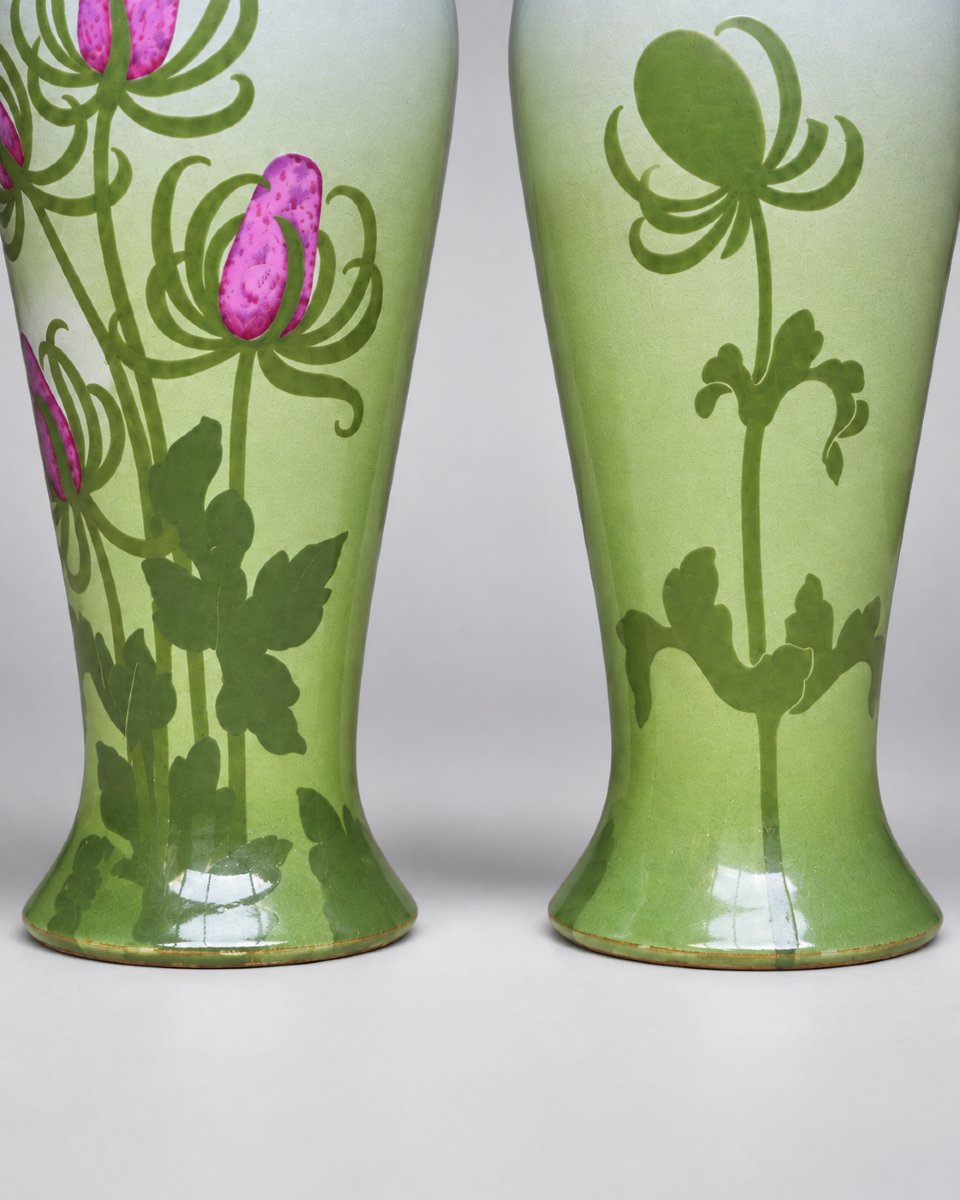 Sarreguemines – Coppia di vasi Art Nouveau / Liberty in faïence smaltata – Francia, 1902 circa-photo-1