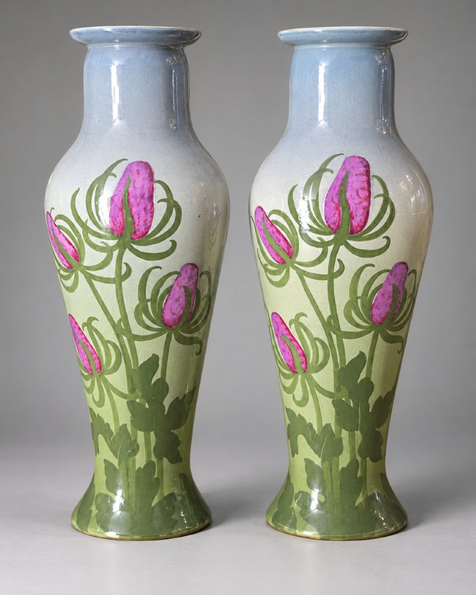 Sarreguemines – Coppia di vasi Art Nouveau / Liberty in faïence smaltata – Francia, 1902 circa