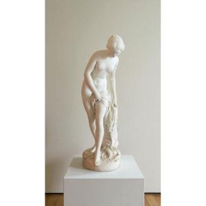 Scultura in marmo bianco statuario, XIX secolo. "Venere" di Falconet (1716-1791)