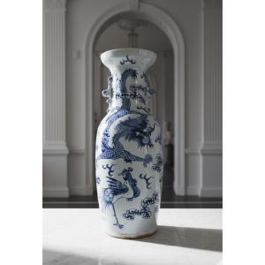 Grande vaso in porcellana smaltata celadon, Cina, dinastia Qing, fine XVIII secolo