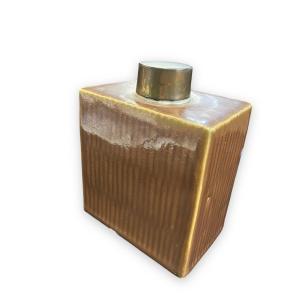 Saxe Porcelain Bottle Model With Brown Stripes