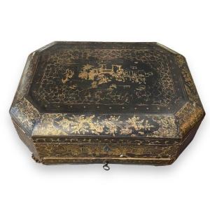 Chinese Book Or Tea Box In Golden Lacquered Wood