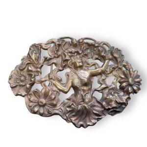 Art Nouveau Belt Buckle In Gilt Bronze
