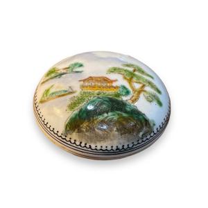 Erotica Curiosa Chinese Porcelain Box With Erotic Decor