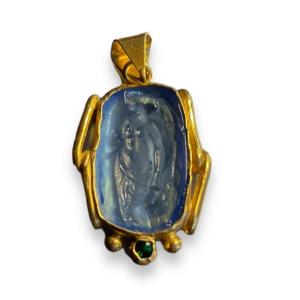 Intaglio Pendant In Vermeil