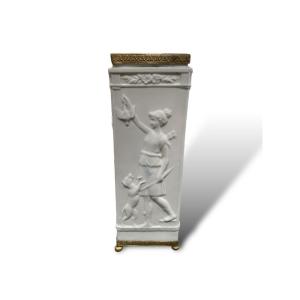 Diane Artémis 19th Century Square Section Vase In Porcelain