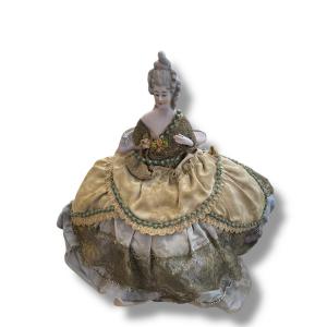 Porcelain Box Decorated With A Dancer, Cira, 1900