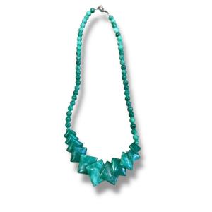 Jade Necklace With Pearl And Diamond Pattern