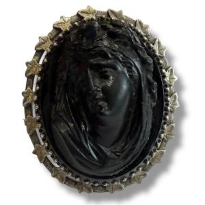 Large Black Cameo Brooch, 19th Century
