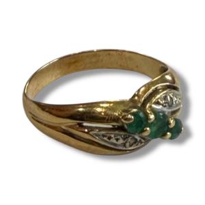 Yellow Gold And Emerald Ring