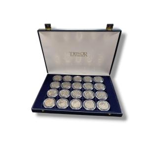 The Kings Of France Numismatic Gallery: 20 Medals