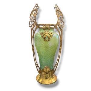 Large Art Nouveau Vase In Green Iridescent Glass Hacker Et Loetz
