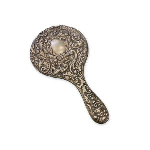 Face A Main In Silver Metal Decor Of Chimeras And Birds