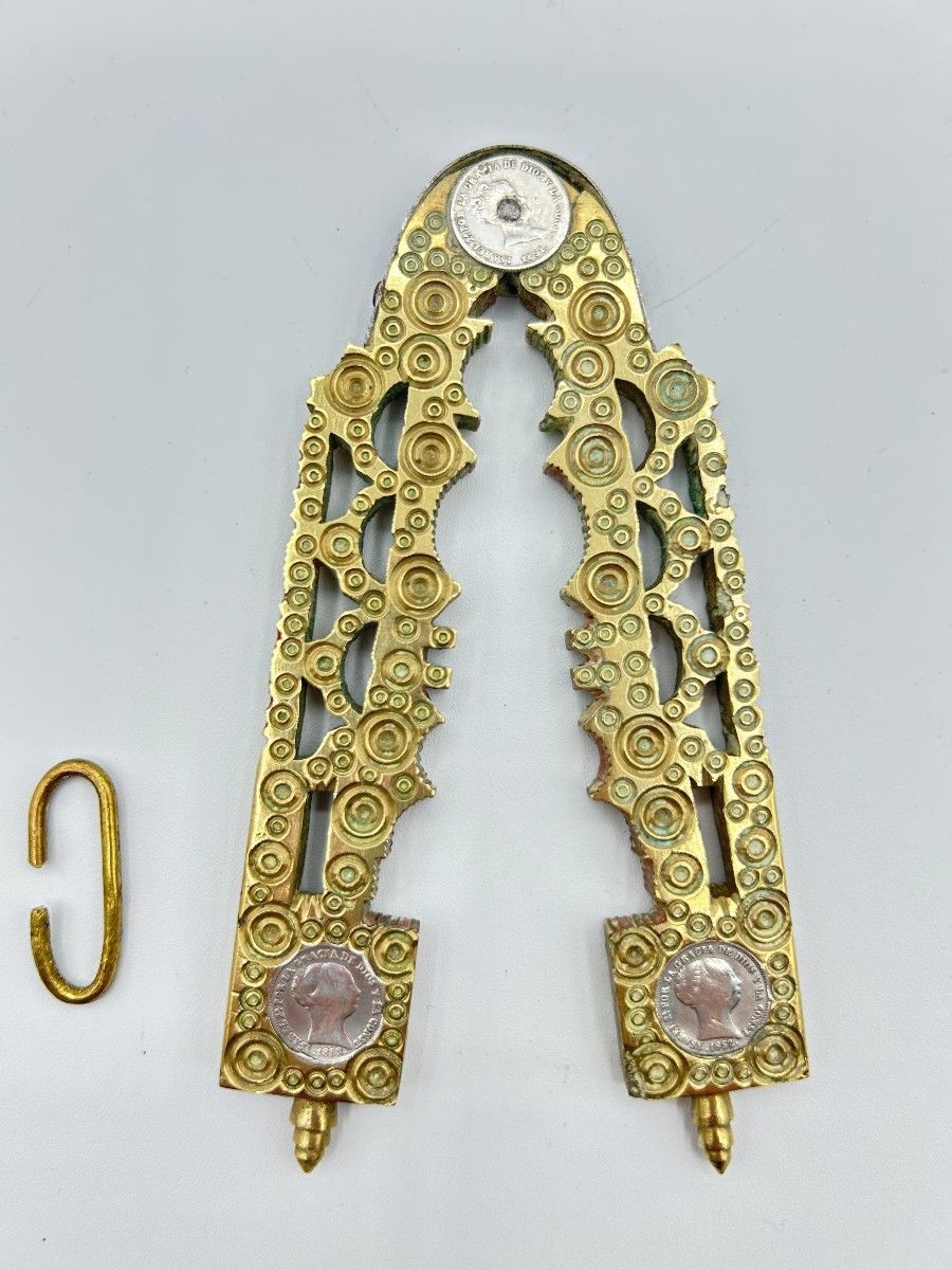 Schiacciapinoli in bronzo