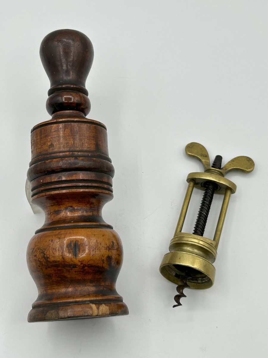 Cavatappi in ottone e tappatrice in legno 
