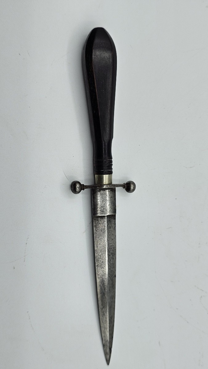 coltello in ferro forgiato