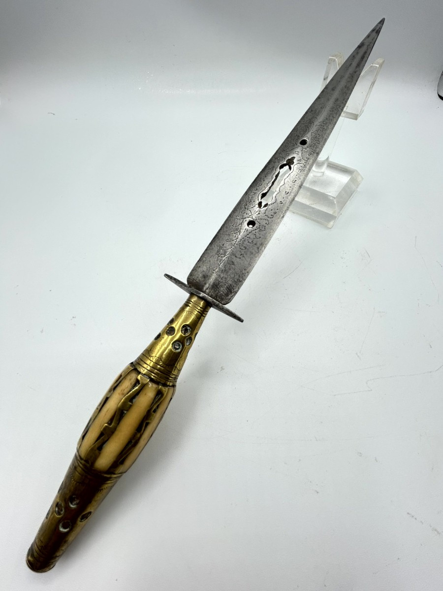 coltello in ferro forgiato