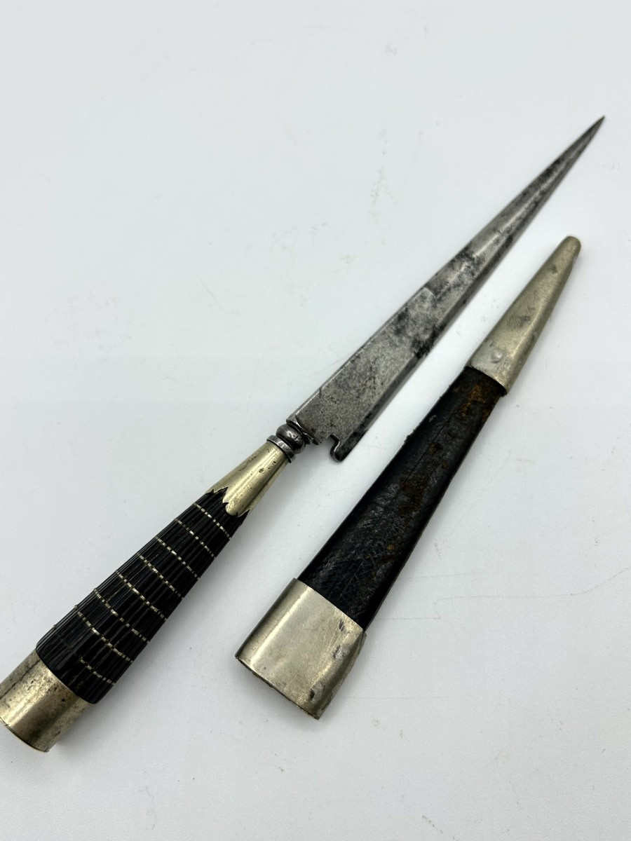 coltello in ferro forgiato