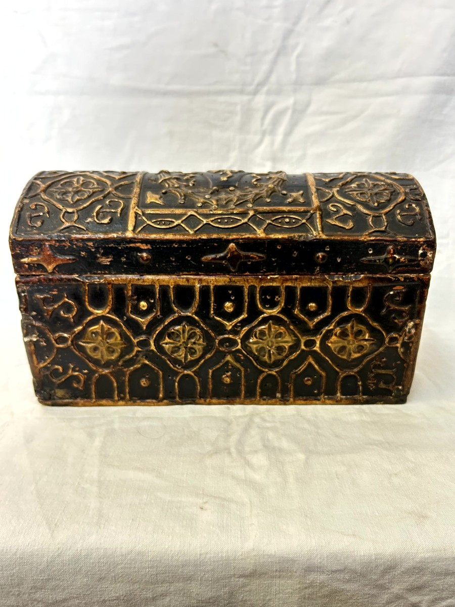 Cofanetto nobiliare in legno