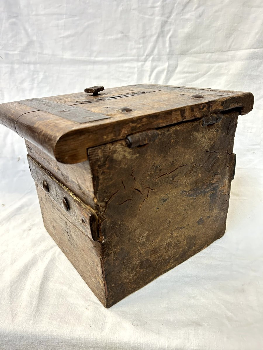 Elemosiniere in legno di noce-photo-1