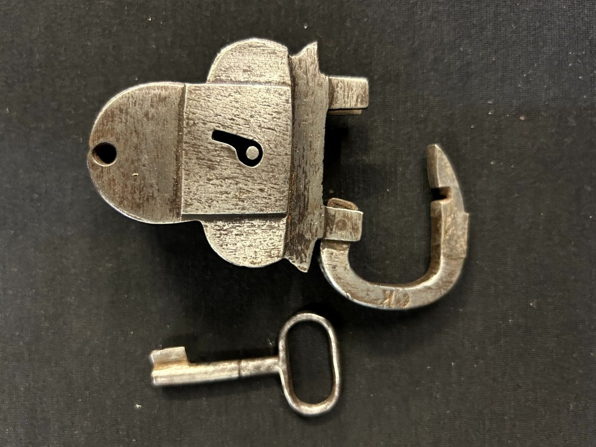 Lucchetto in ferro forgiato con chiave originale-photo-2