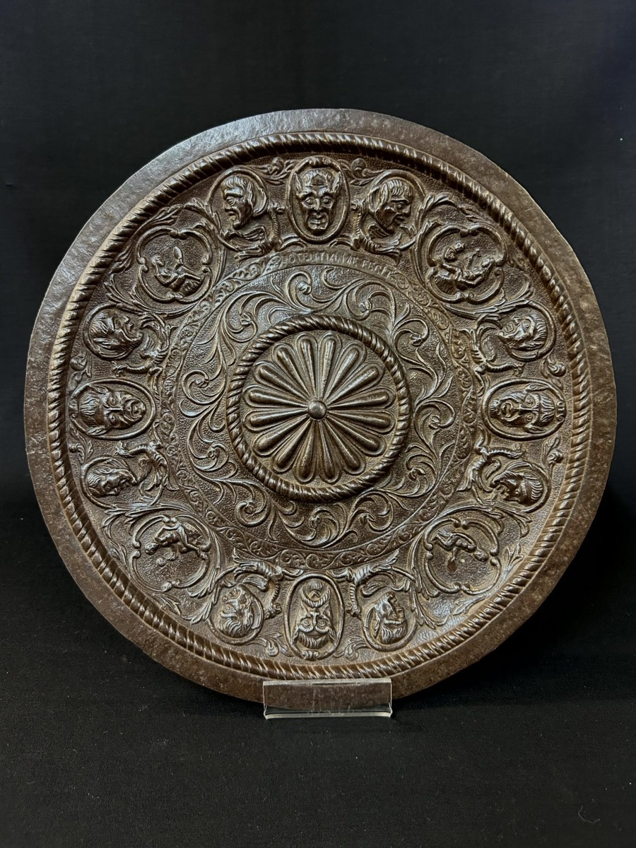 Piatto in ferro forgiato