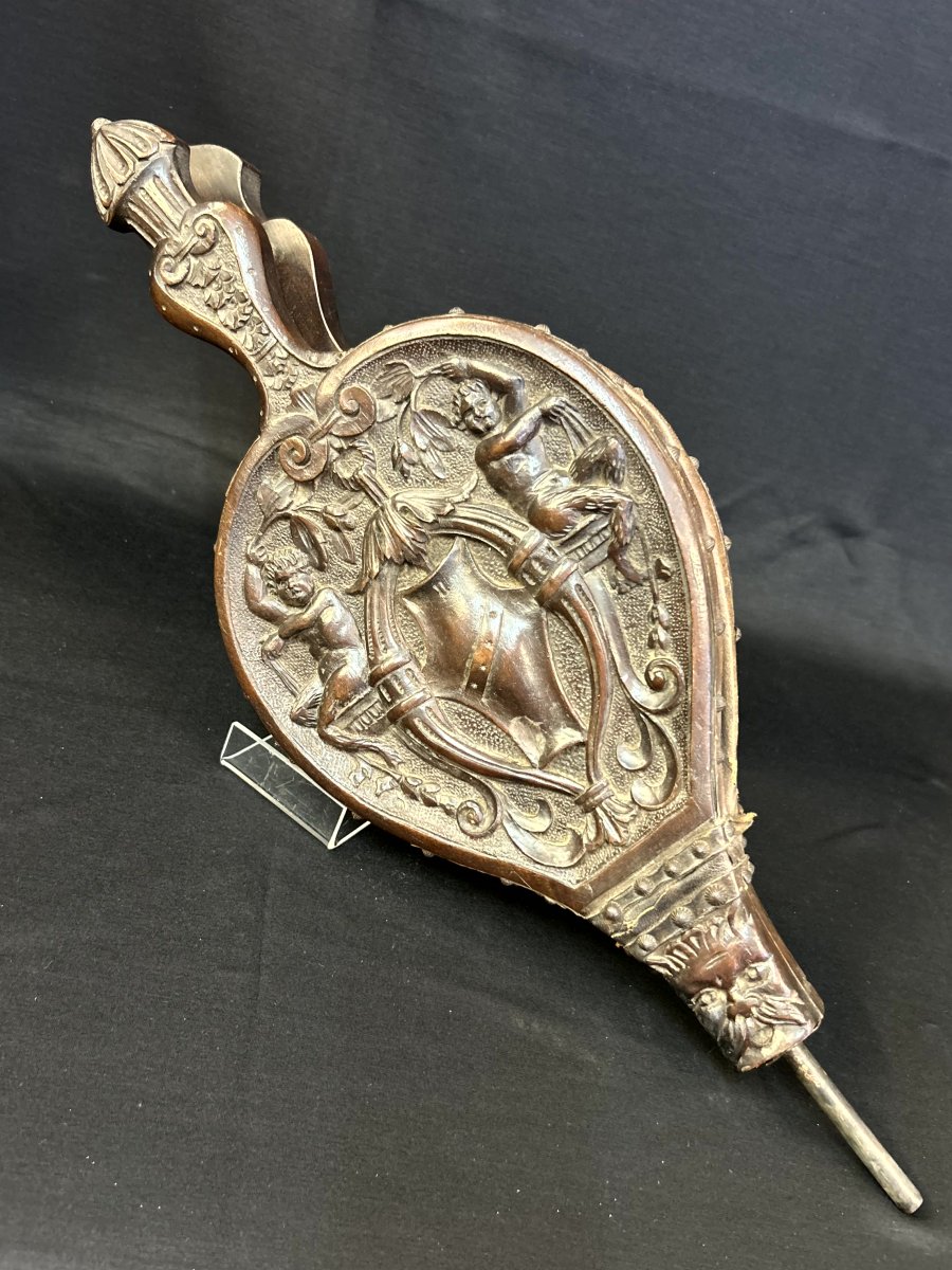 Soffione da camino in legno