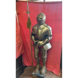Armatura da cavaliere in ferro forgiato
