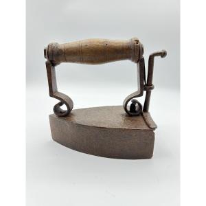 Ferro da stiro  in ferro forgiato